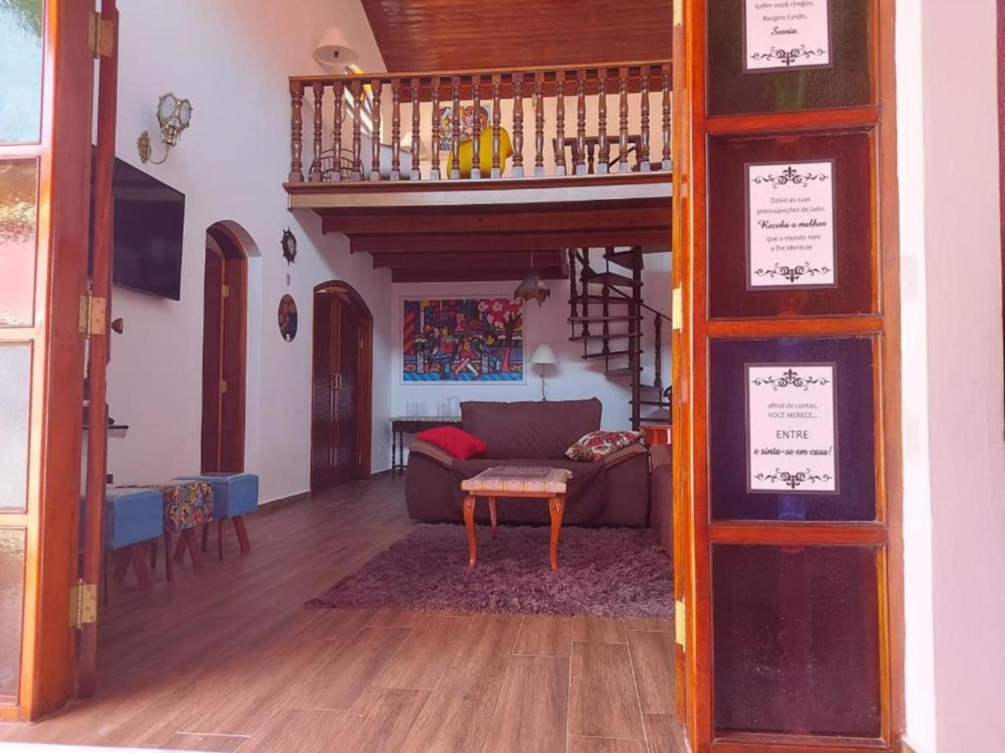 Casa Rosa de Peruíbe - Casa de Temporada 3 dormitórios, 10 hóspedes, piscina, wi-fi, netflix, 800 metros da praia Exterior foto