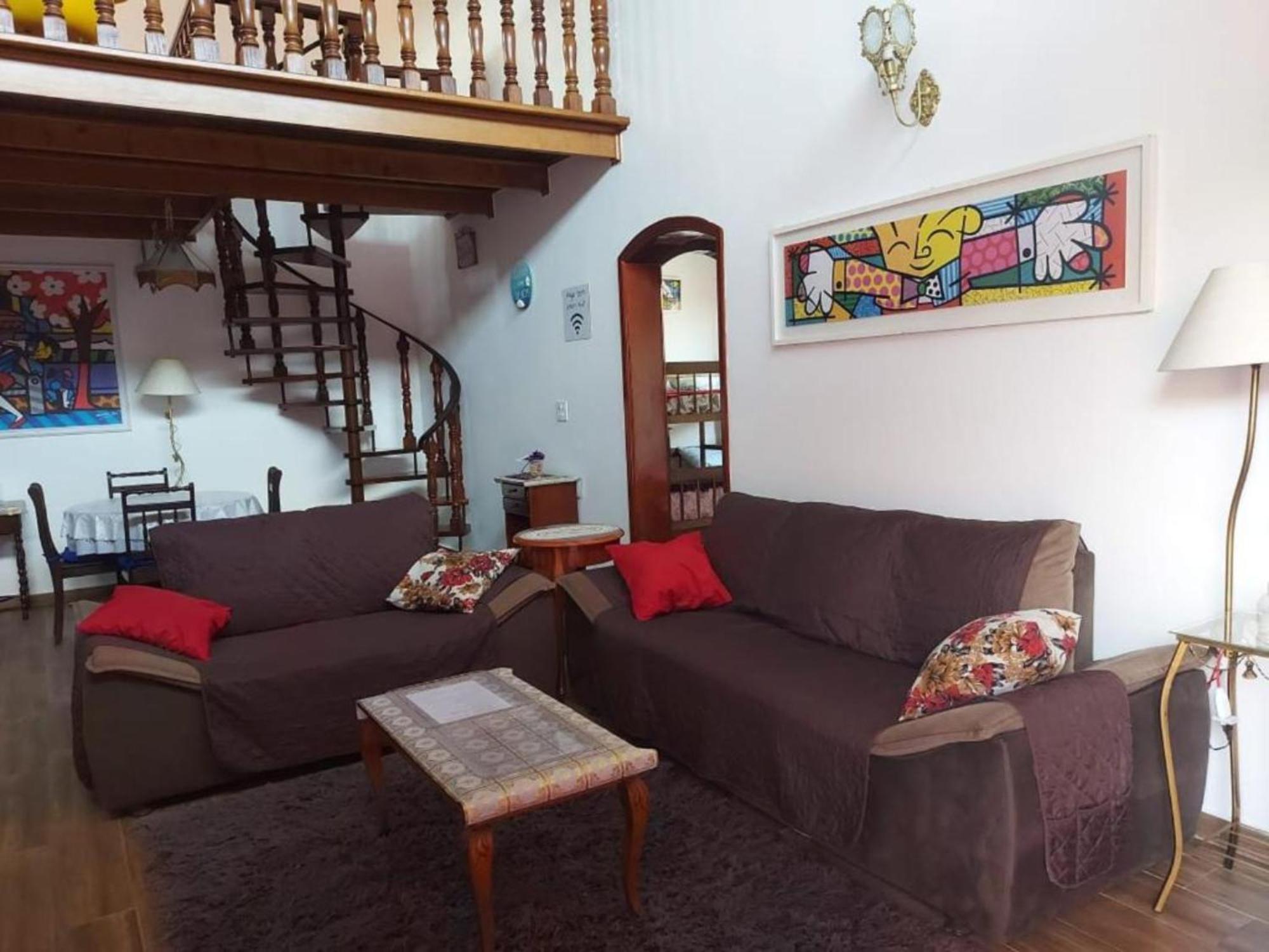 Casa Rosa de Peruíbe - Casa de Temporada 3 dormitórios, 10 hóspedes, piscina, wi-fi, netflix, 800 metros da praia Exterior foto
