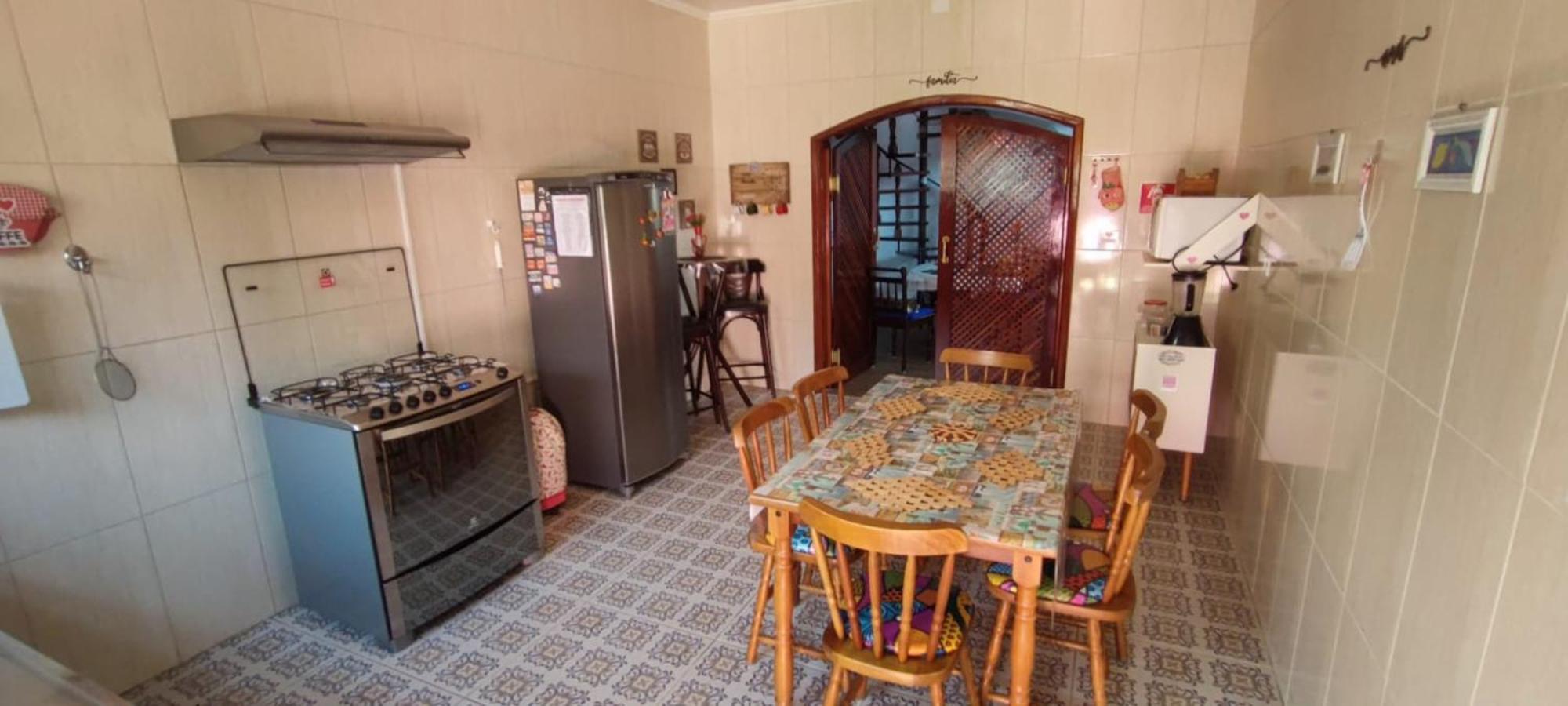 Casa Rosa de Peruíbe - Casa de Temporada 3 dormitórios, 10 hóspedes, piscina, wi-fi, netflix, 800 metros da praia Exterior foto